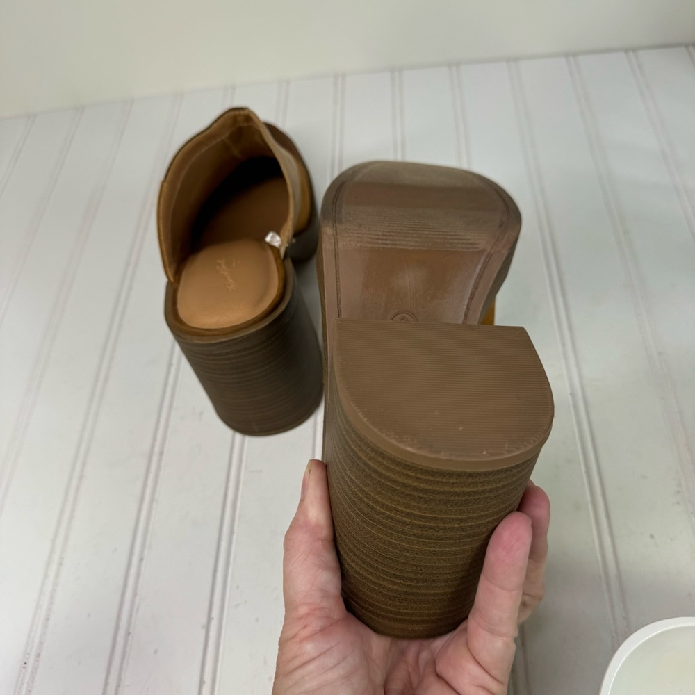 Universal Threads Tess Patchwork Brown Clogs - image 6